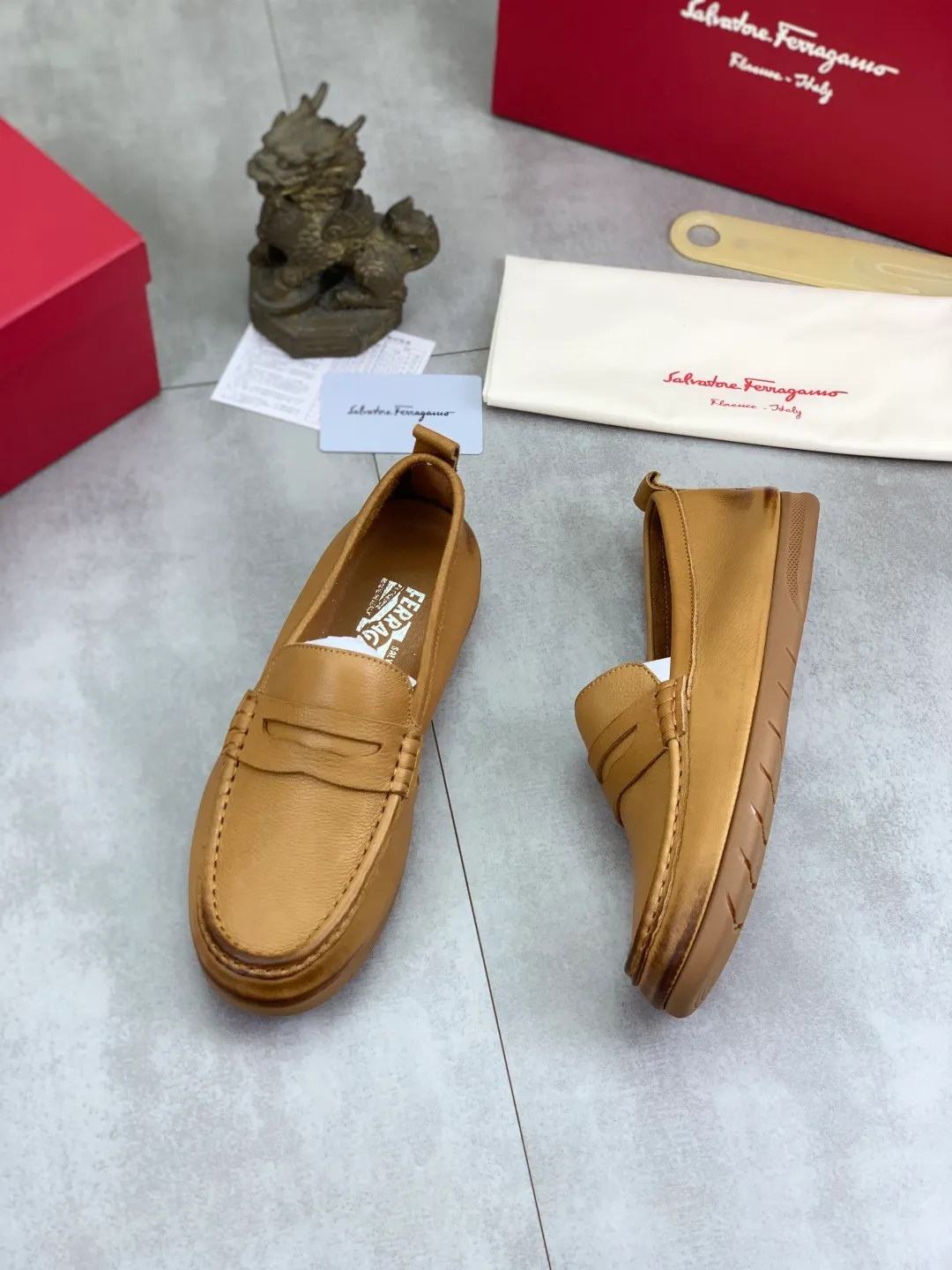 Men's shoes 💰P480 New model [Ferragamo/Ferragamo] Latest model Original imported calfskin, imported pigskin lining + original luxury metal buckle + original rubber outsole Soft and comfortable Size number: 38-44